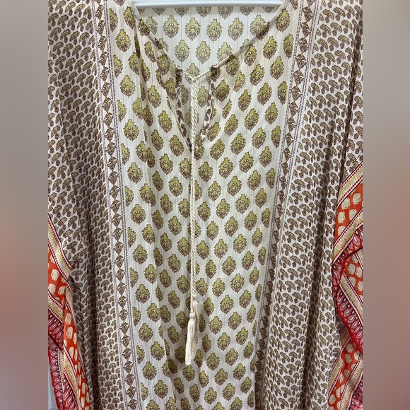 Cover up - Picture 3 of 3